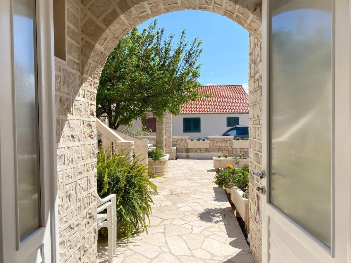 Guest House Meri بول المظهر الخارجي الصورة